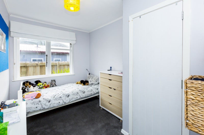 16 Robertson Street, Elderslea, Upper Hutt - Carousel 18