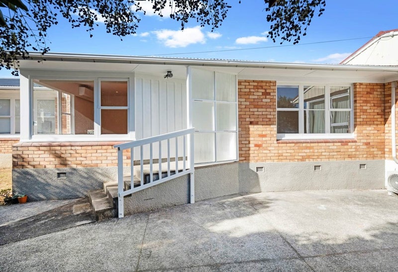 2/16 Britton Avenue, Mount Roskill, Auckland - Carousel 1