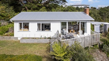 18 Warrington Grove, Newlands, Wellington - Carousel 1