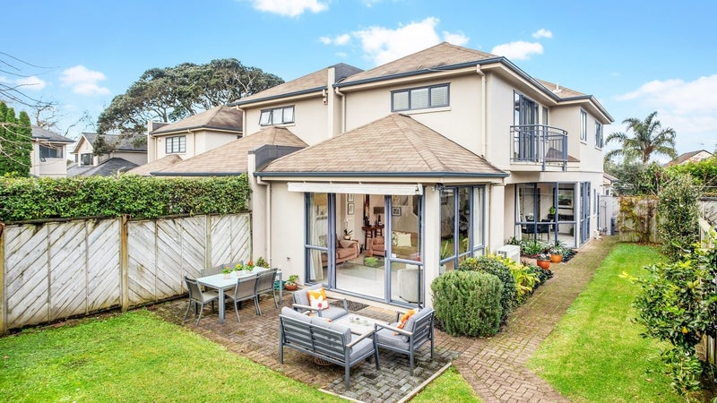8 Canterbury Park Lane, Ellerslie, Auckland - Carousel 1