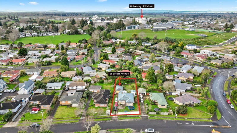 25 Brocas Avenue, Hillcrest, Hamilton - Carousel 1