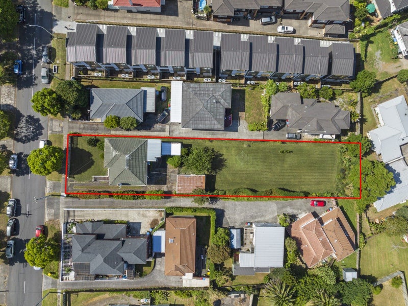 7 Hayr Road, Three Kings, Auckland - Carousel 2