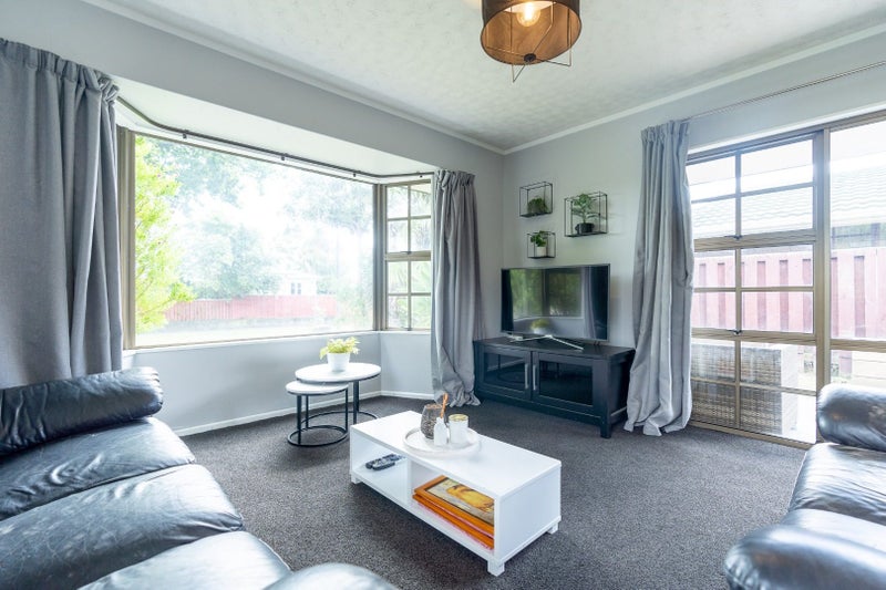 4 Truscott Grove, Awapuni, Palmerston North - Carousel 2