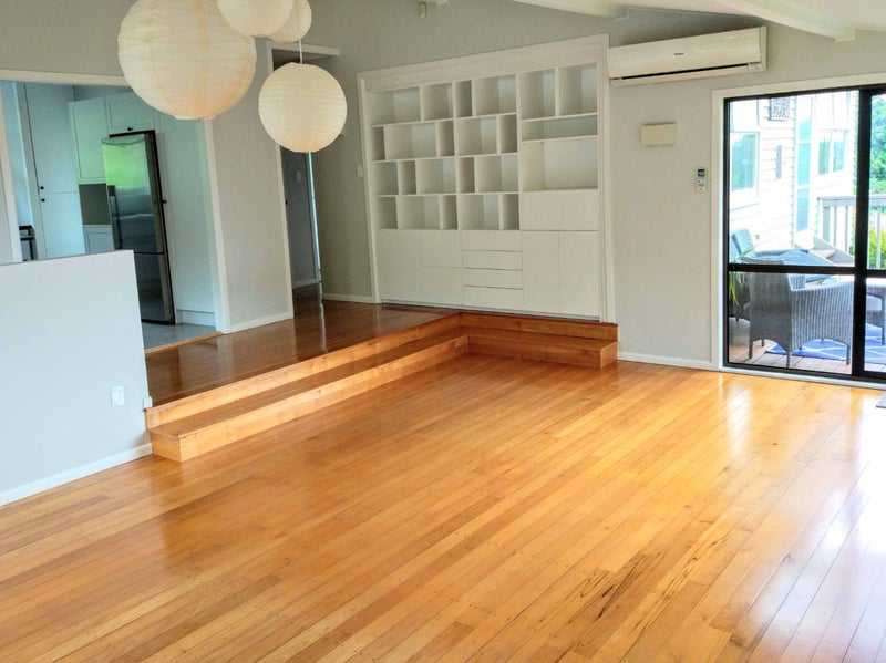 10 Viking Avenue, Hillsborough, Auckland - Carousel 2