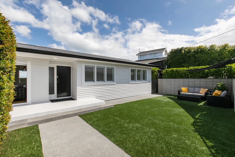 219 Eskdale Road, Birkenhead, Auckland - Carousel 1