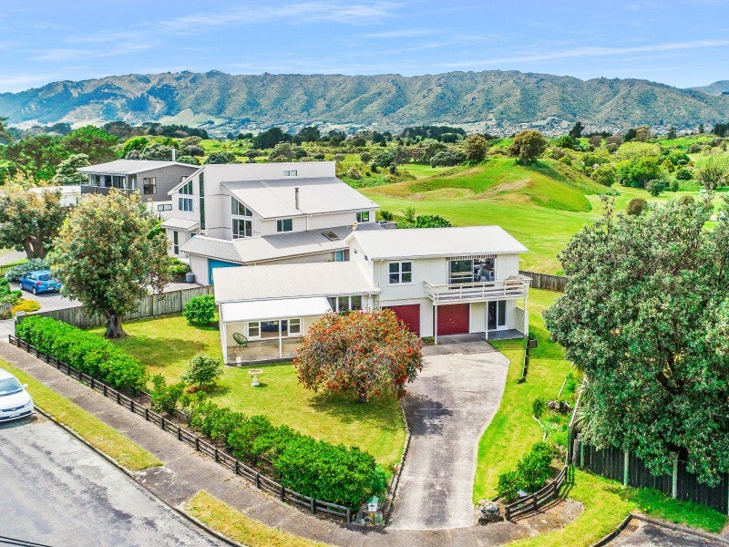 2 Atua Street, Waikanae Beach, Waikanae - Carousel 1