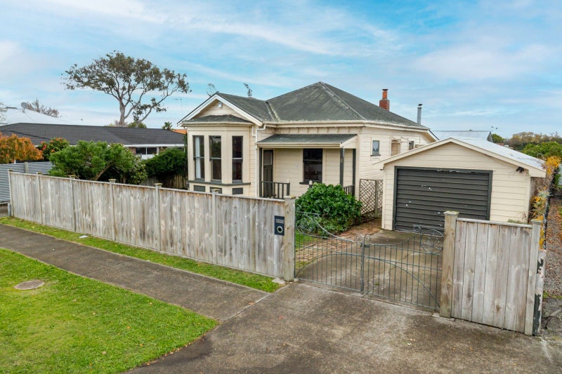 8 Millar Street, Terrace End, Palmerston North - Carousel 1