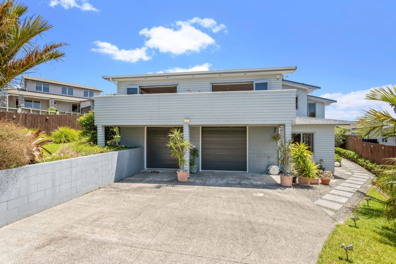12 Raphael Place, West Harbour, Auckland - Carousel 2