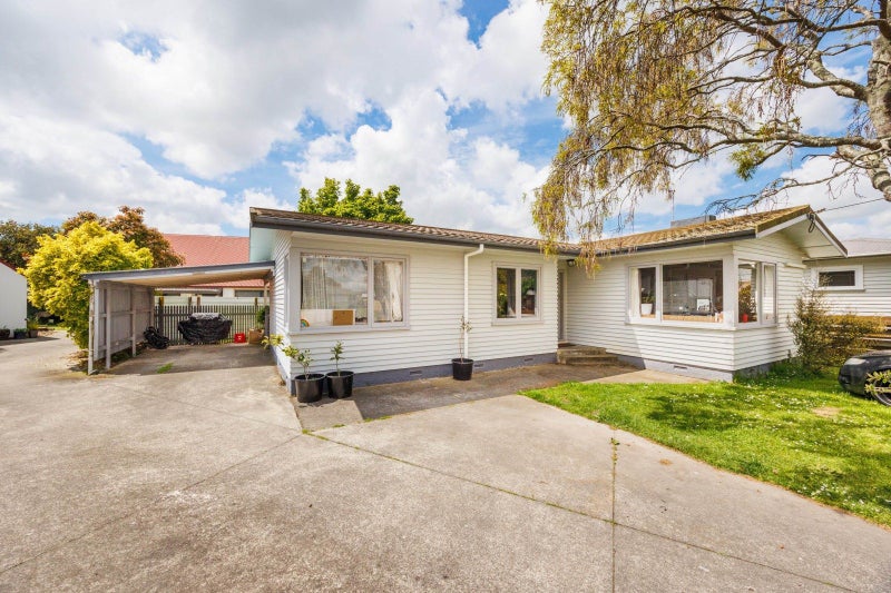 8 Dundas Place, Awapuni, Palmerston North - Carousel 1