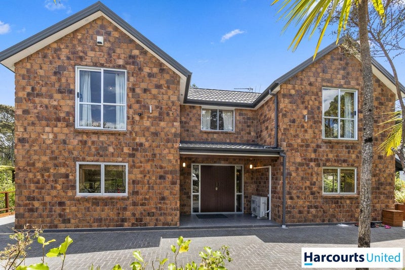 35 Godley Road, Green Bay, Auckland - Carousel 1