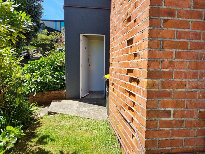 1 Benares Street, Khandallah, Wellington - Carousel 10