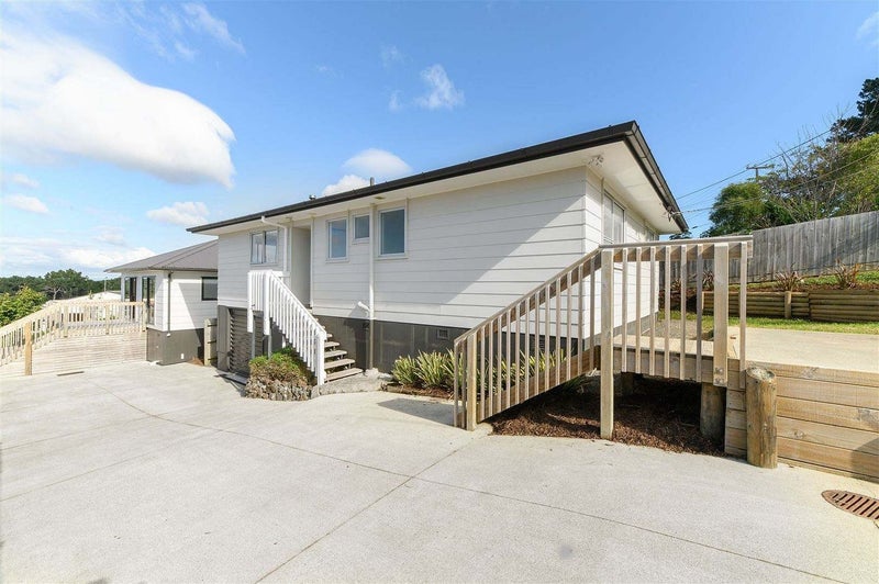 380 East Coast Road, Sunnynook, Auckland - Carousel 1
