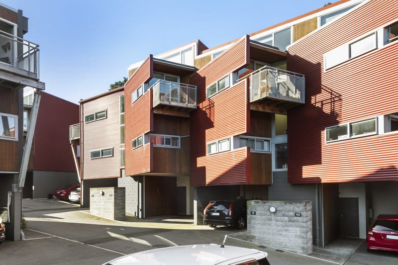 9/2 Onslow Road, Khandallah, Wellington - Carousel 1