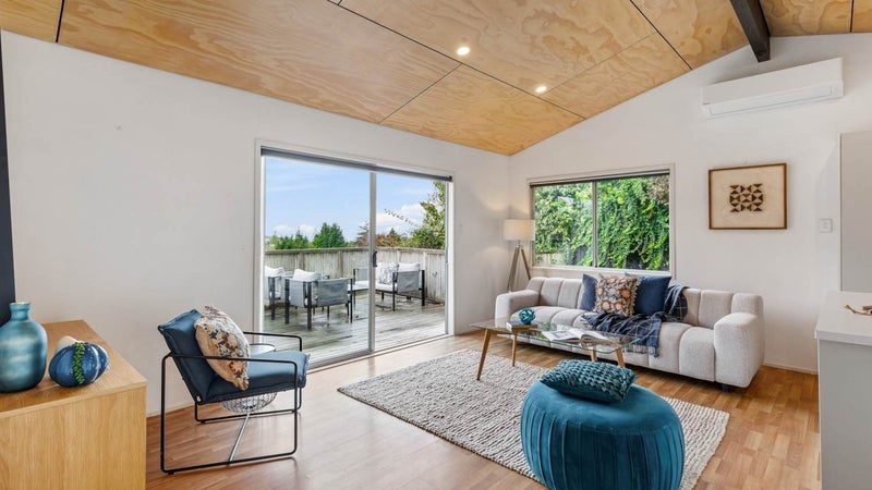 1/61 Glamorgan Drive, Torbay, Auckland - Carousel 1