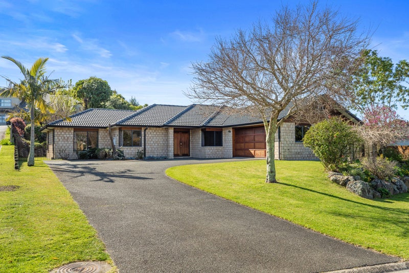 15 Emmerdale Place, Ohauiti, Tauranga - Carousel 1