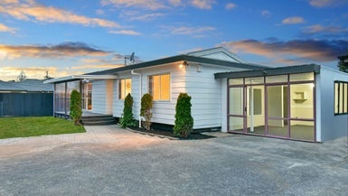 2/67 Buckland Road, Mangere East, Auckland - Carousel 1