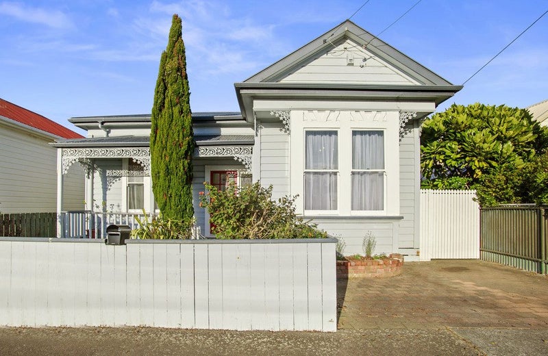 18 Aurora Street, Petone, Lower Hutt - Carousel 1