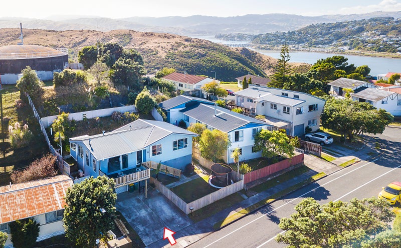 98 Gloaming Hill, Titahi Bay, Porirua - Carousel 24