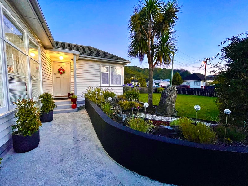8 Russell Road, Wainuiomata, Lower Hutt - Carousel 2