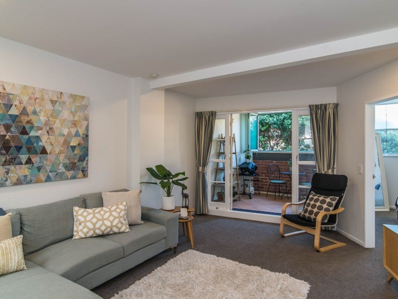 11/33 Hania Street, Mount Victoria, Wellington - Carousel 2