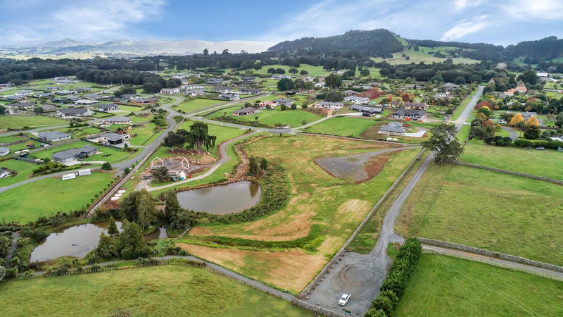 16 Keystone Place, Te Kamo, Whangārei - Carousel 2