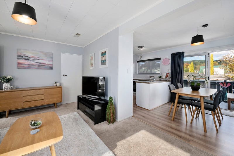 8/11 John Street, Trentham, Upper Hutt - Carousel 1