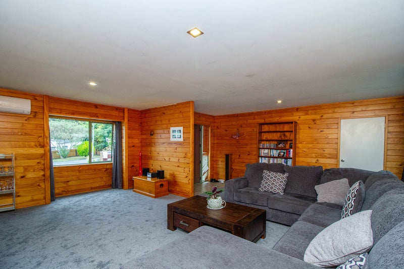 20 Karamea Grove, Wainuiomata, Lower Hutt - Carousel 2
