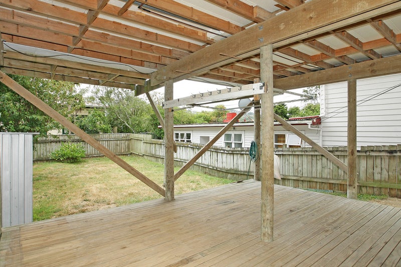 132 Russell Terrace, Berhampore, Wellington - Carousel 17