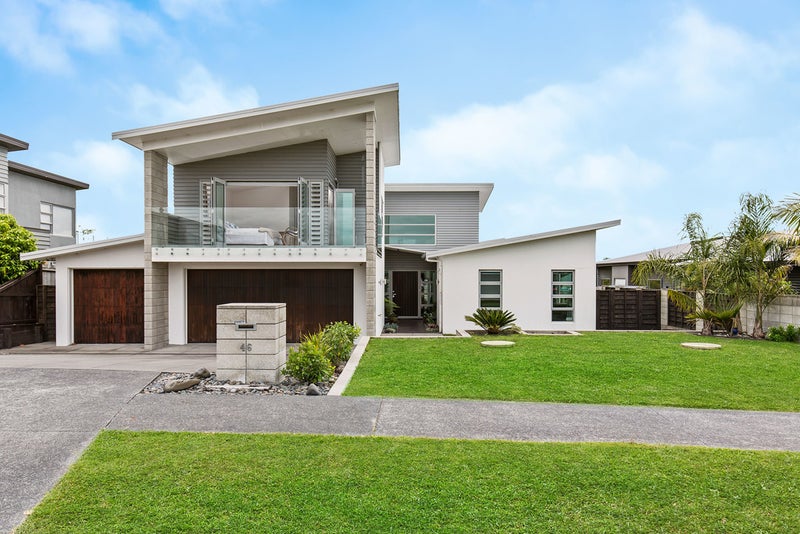 46 Columbia Crescent, Beachlands, Auckland - Carousel 1