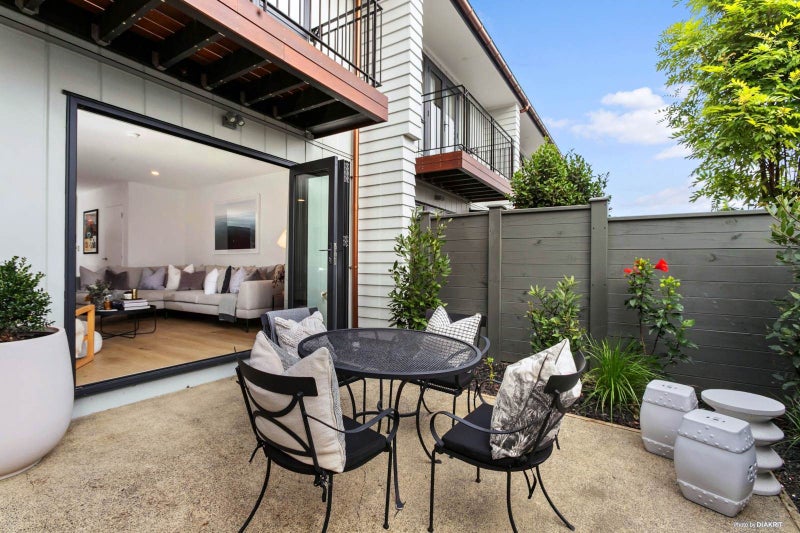 1/3 Burton Street, Grafton, Auckland - Carousel 2