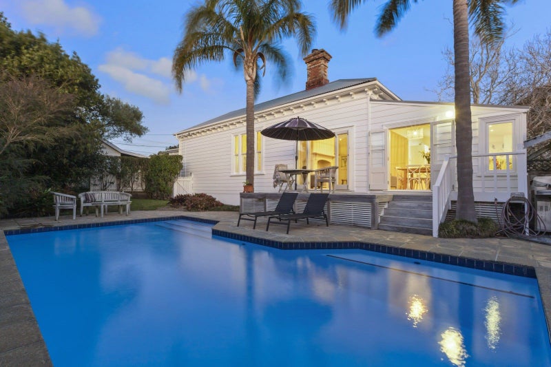 143 Vauxhall Road, Narrow Neck, Auckland - Carousel 2