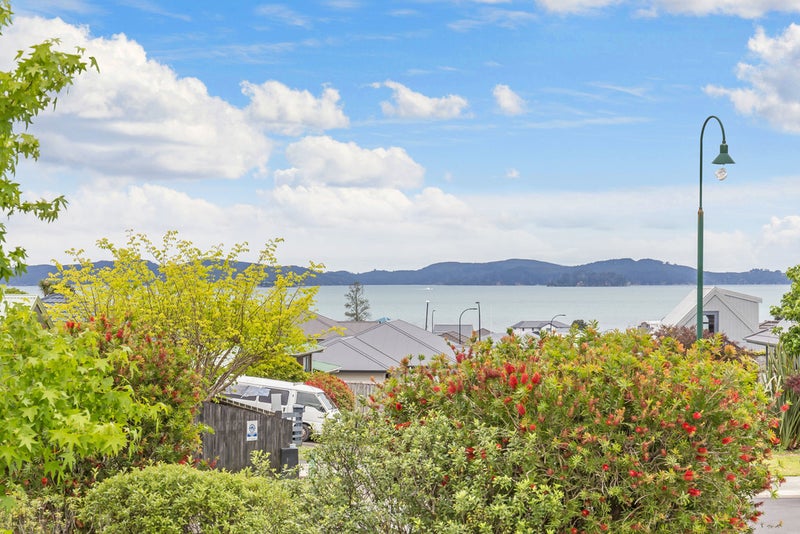 7 Robinia Place, Snells Beach, Snells Beach - Carousel 2