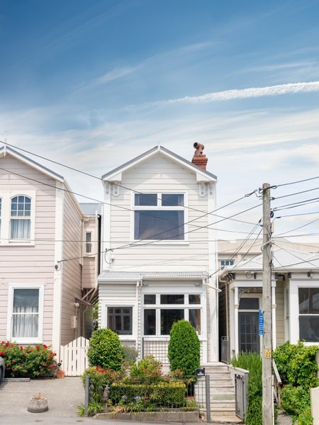 16 Caroline Street, Mount Victoria, Wellington - Carousel 1