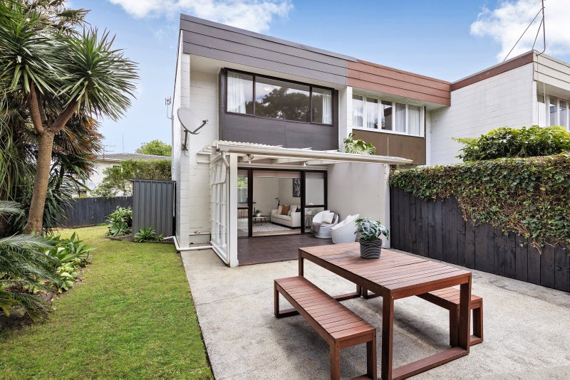 6/0 Mariri Road, Onehunga, Auckland - Carousel 1