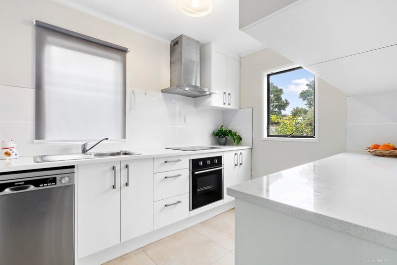 1/22 Highland Park Drive, Highland Park, Auckland - Carousel 2