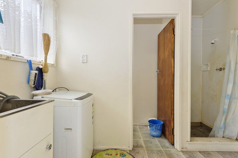 25A Resthill Crescent, Glenview, Hamilton - Carousel 6