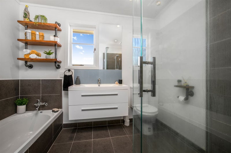 32 Routley Drive, Glen Eden, Auckland - Carousel 2