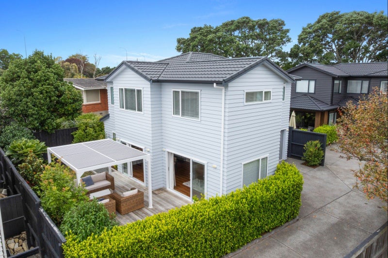 4B Radcliffe Street, Glen Innes, Auckland - Carousel 1