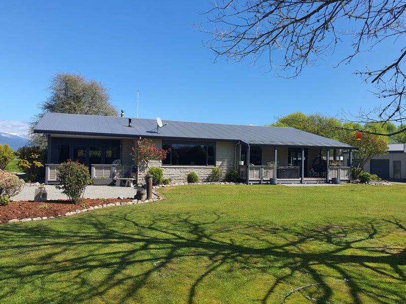 12 Acland Street, Hokitika - Carousel 1