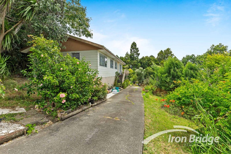 19 Celeste Place, Totara Vale, Auckland - Carousel 2