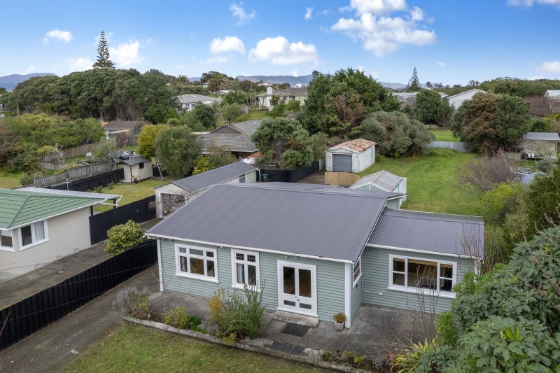 27 Manuka Street, Otaki Beach, Otaki - Carousel 2
