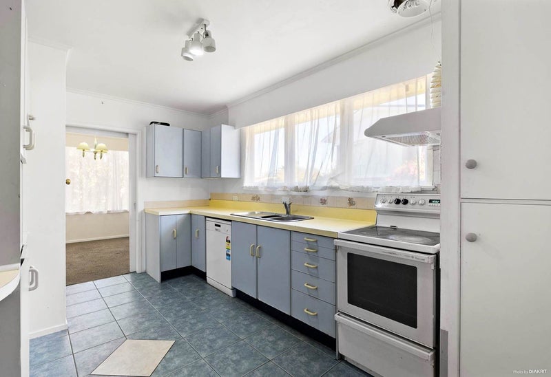 13 Grenada Avenue, Forrest Hill, Auckland - Carousel 2