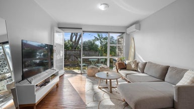 8/77 Old Lake Road, Narrow Neck, Auckland - Carousel 1