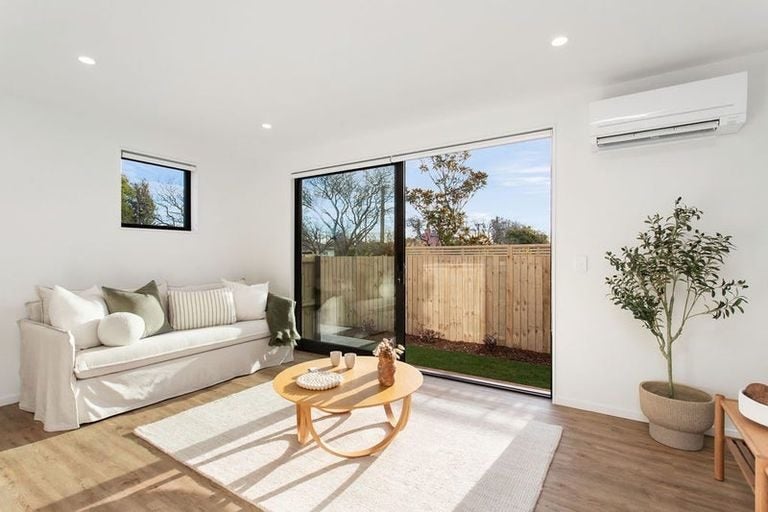 1/18 Meadowville Avenue, Spreydon, Christchurch - Carousel 2