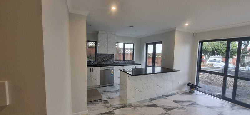 16 Lobelia Rise, Goodwood Heights, Auckland - Carousel 2