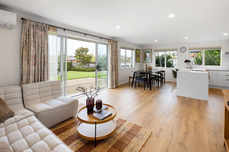 6 Bentley Rise, Flagstaff, Hamilton - Carousel 1