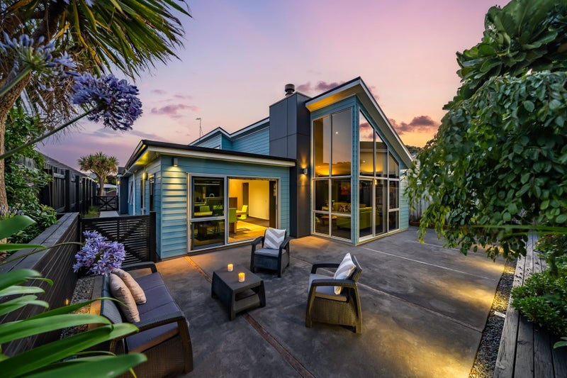 8A Whitehouse Road, Titahi Bay, Porirua - Carousel 1