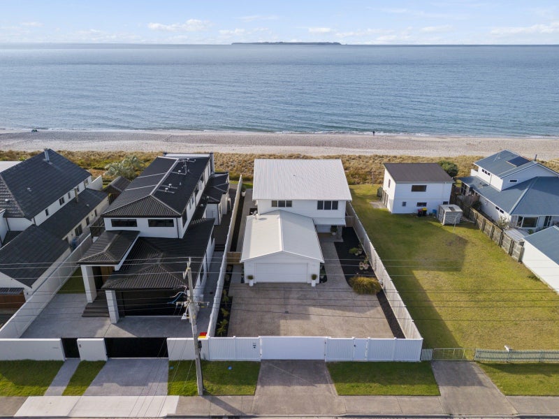 85 Karewa Parade, Papamoa Beach, Papamoa - Carousel 1
