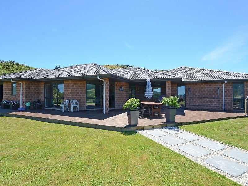 62 Stroma Way, Maymorn, Upper Hutt - Carousel 1