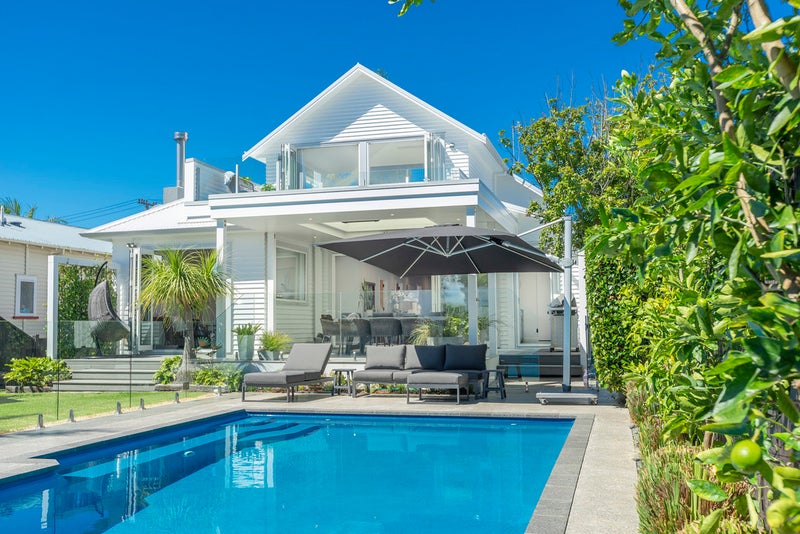 34 Te Ra Road, Point Chevalier, Auckland - Carousel 1